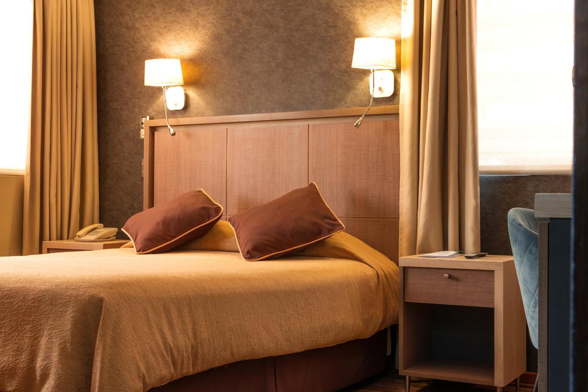 Hotel Diego De Velazquez ซานติอาโก ภายนอก รูปภาพ